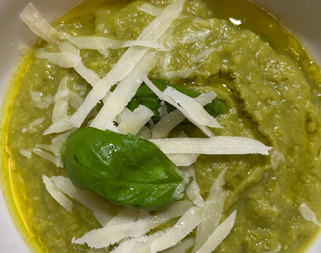 Vellutata di piselli e basilico&nbsp;fresco